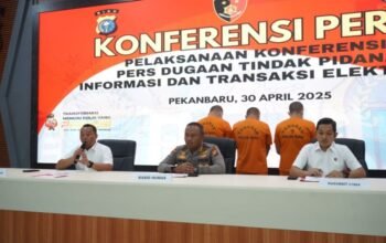 Polda Riau Ungkap Kejahatan Sindikat Pemalsuan Dokumen Negara