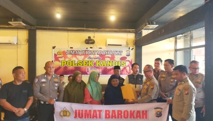 Kapolsek Kandis Gelar “Jumat Curhat” dan “Jumat Barokah” Bersama