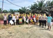 *Kapolsek Tualang Pimpin Panen Raya Jagung di Kampung Pinang Sebatang, Dukung Program Ketahanan Pangan*