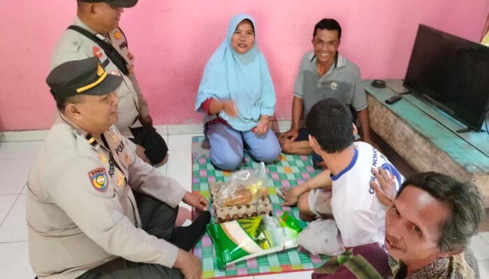 *Sentuhan Kemanusiaan: Polsek Tualang Bantu Warga Lumpuh Sejak Lahir di Kampung Pinang Sebatang Timur*