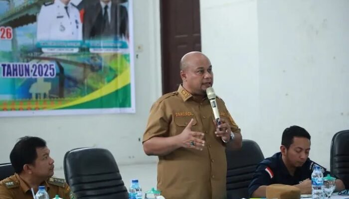 Wabup Siak Syamsulrizal berjanji perbaiki Jalan Bhayangkara Lubuk Dalam Tahun ini