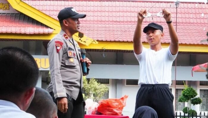 Satuan Brimob berikan Pemantapan dalam Pengamanan Diri pada Orientasi CPNS Kanwil Ditjenpas Riau Hari ke-12