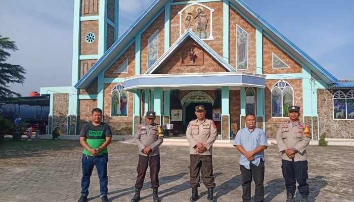 *Polsek Tualang Tunjukkan Kehadiran Nyata Polri Lewat Patroli Harkamtibmas Di Tempat Rumah Ibadah, Pasar dan Perbankan.*