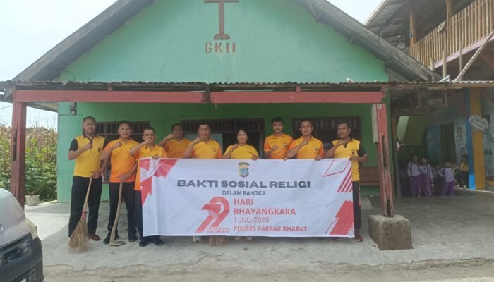 Dalam Rangka Menyambut HUT Bhayangkara Ke – 79 Polsek Salak Laksanakan Bakti Sosial Religi ke Rumah Ibadah.