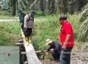 Babinsa Koramil 06/Sabak Auh Terus Intensifkan Patroli Karhutla di Kampung Sungai Tengah