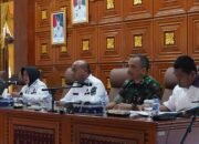 KASDIM 0322/SIAK HADIRI RAPAT PORKOPIMDA DAN PEMBENTUKAN TIM FASILITASI PENYELESAIAN KONFLIK HAK HUTAN DAN TANAH