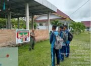 Babinsa Sabak Auh Tanamkan Nilai Pancasila di SMKN 1 Sabak Auh