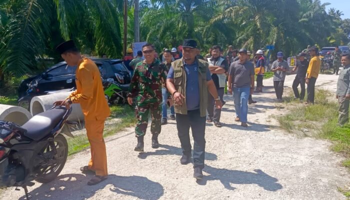 Dandim 0322/Siak dan Wabup Siak Tinjau Kesiapan Lahan Oplah di Kecamatan Sabak Auh