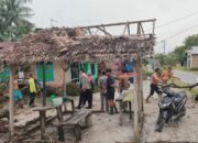 Akibat Hujan Lebat Disertai Angin Kencang Belasan Rumah Rusak parah di desa Tebing Tinggi.