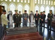 Dandim 0322 Siak Pimpin Upacara Ziarah dan Tabur Bunga Peringatan HUT TNI ke-80