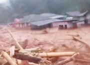 Tapanuli tengah dan kota Sibolga Dikepung Banjir disertai Longsor, tergenang air setinggi 1 meter.
