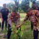 Polsek Kandis Tanam 100 Pohon di Telaga Sam Sam, Penguatan Green Policing untuk menjaga Lingkungan.