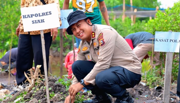 Momentum Peringatan Hari Lingkungan Hidup Sedunia, Wujud nyata, Polres Siak Bersama Pemerintah Kampung Penyengat Tanam 7.000 Bibit Mangrove: “Melindungi Tuah, Menjaga Marwah”