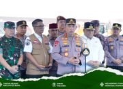 Menghadapi puncak musim kemarau, kapolri Listiosigit prabowo serahkan bantuan peralatan karhutla ke polda riau,