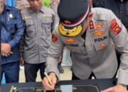KAPOLDA JAMBI RESMIKAN JEMBATAN MERAH PUTIH PRESISI DI MUARO JAMBI.