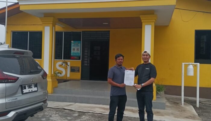 DIDUGA RUGIKAN WARGA Rp63 JUTA, AS DILAPORKAN KE POLISI! KUASA HUKUM DESAK POLSEK RUMBAI BARAT BERTINDAK TEGAS.
